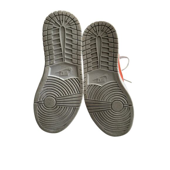 Air Jordan 1 Mid SE Women's 6.5 in Bright Citrus - Picture 4 of 7